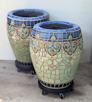 Del Rey Saracen Planter pair