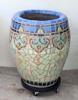 Del Rey Saracen Planter pair