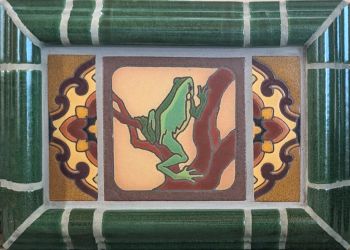 Climbing Frog with Isabella and Ogee Plaque