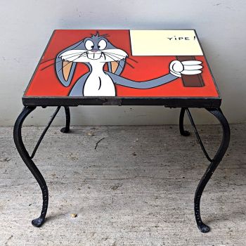Yipe Bugs Bunny table 19 x 19 x 17"