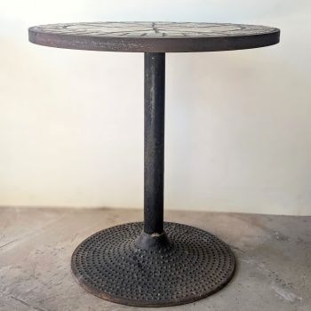 Vanna with Lower Robbia Round Table 27 diam x 28" high